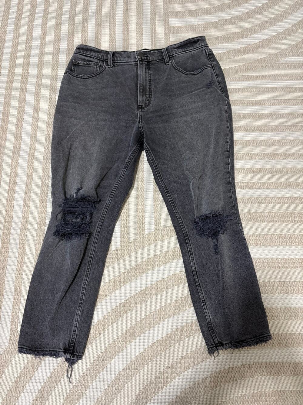 Abercrombie & Fitch Women's High Rise Skinny Black Distressed Jean Size 14